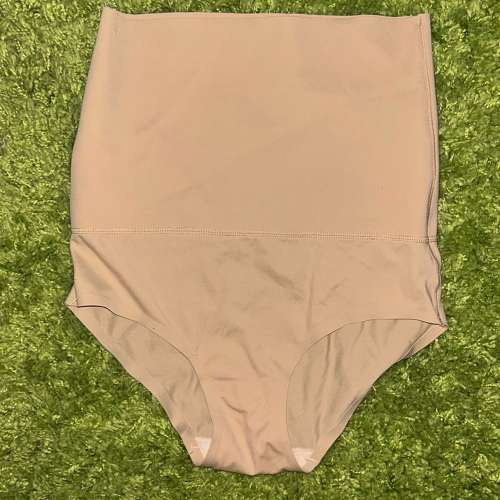 NWT Under Where? Luxury Collection Shaping Panties